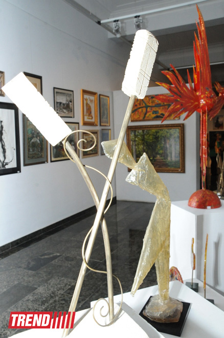 EY Azerbaijan sponsors Colorful Thoughts art exhibition in Baku (PHOTO)
