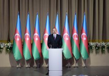 Azerbaijani president and his spouse attend official reception on occasion of Republic Day