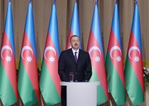 Azerbaijani president and his spouse attend official reception on occasion of Republic Day