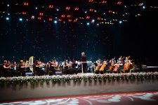 Azerbaijani president and his spouse attend official reception on occasion of Republic Day