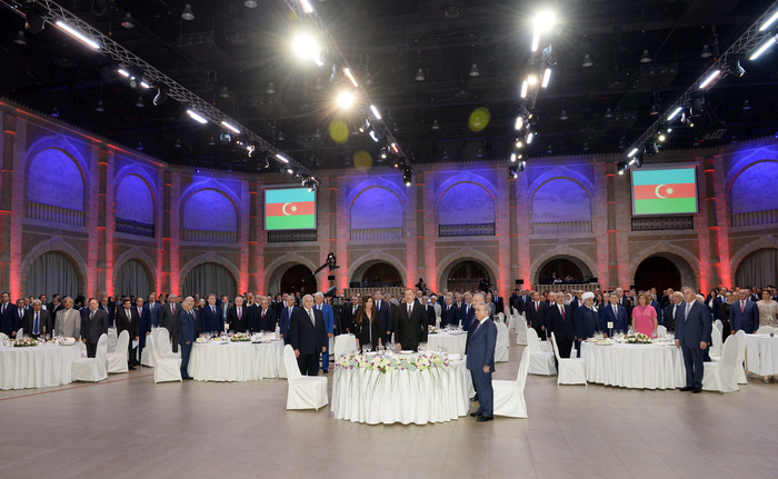 Azerbaijani president and his spouse attend official reception on occasion of Republic Day