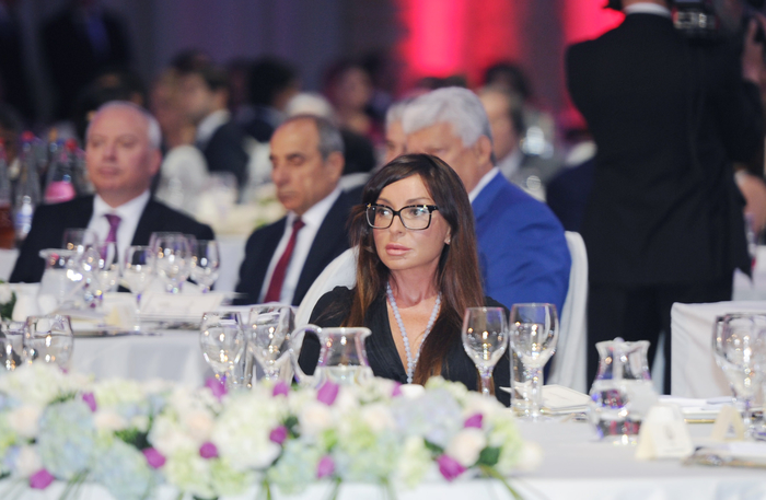 Azerbaijani president and his spouse attend official reception on occasion of Republic Day