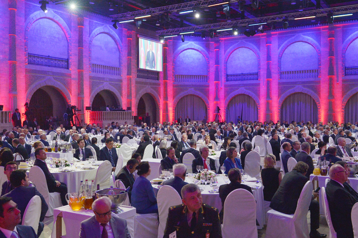 Azerbaijani president and his spouse attend official reception on occasion of Republic Day