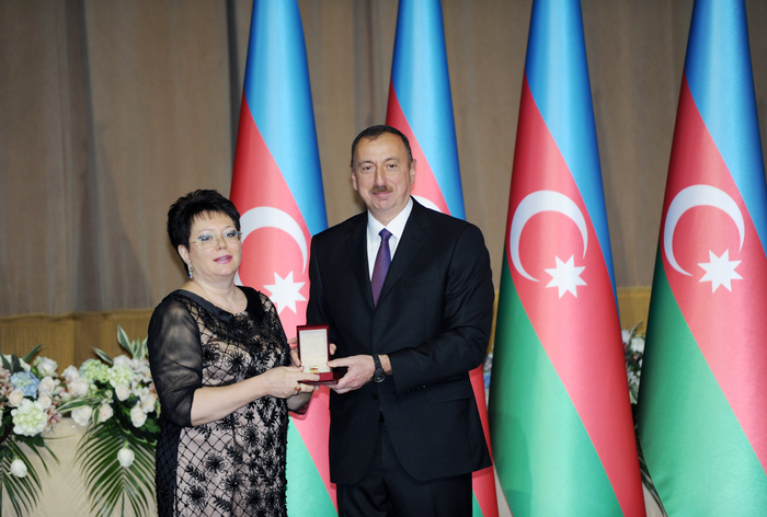 Azerbaijani president and his spouse attend official reception on occasion of Republic Day
