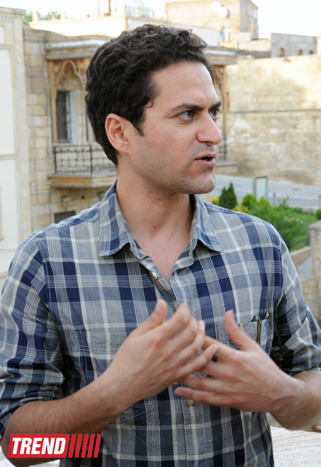 Solo exhibition by Iranian artist Mahmoud Bakhshi held in Baku (PHOTO)