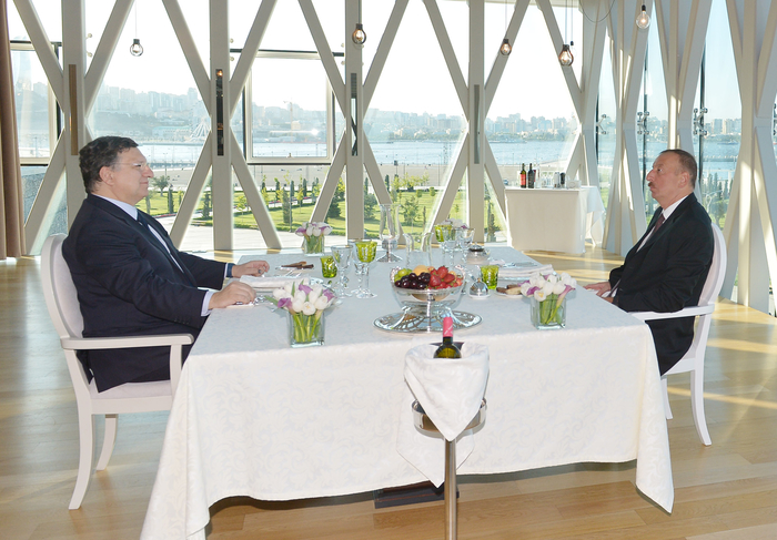 President Ilham Aliyev and President of the European Commission Jose Manuel Barroso had a dinner together (PHOTO)
