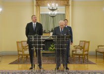 President Ilham Aliyev and Greek President Karolos Papoulias made statements for the press