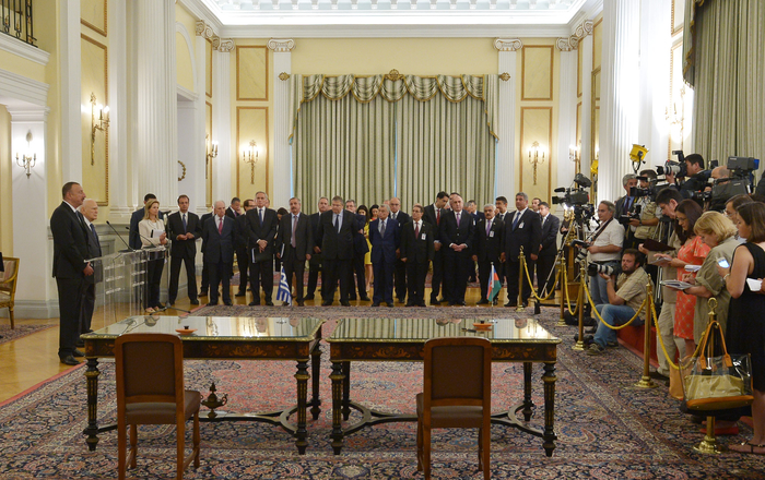 President Ilham Aliyev and Greek President Karolos Papoulias made statements for the press
