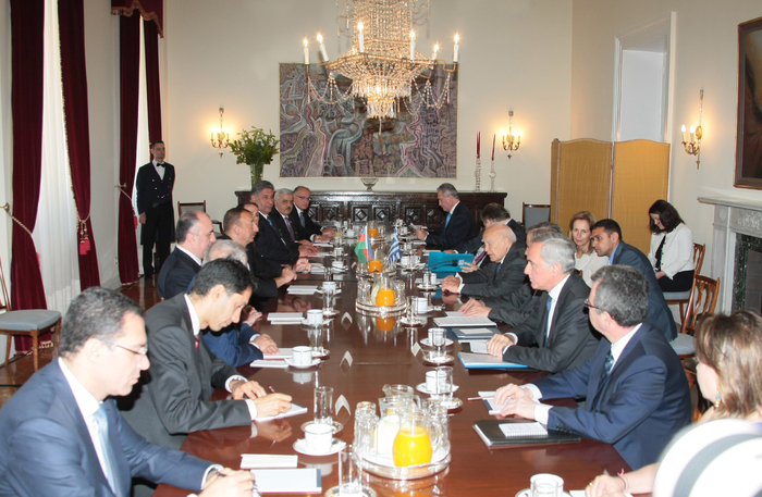 President Ilham Aliyev and President of Greece Karolos Papoulias held a meeting in an expanded format
