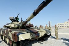 President Aliyev watches operational and tactical exercise of Azerbaijani Armed Forces