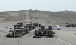 President Aliyev watches operational and tactical exercise of Azerbaijani Armed Forces