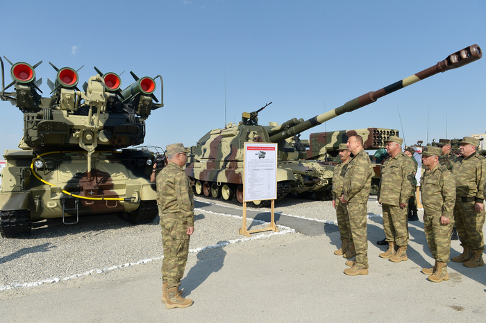 President Aliyev watches operational and tactical exercise of Azerbaijani Armed Forces