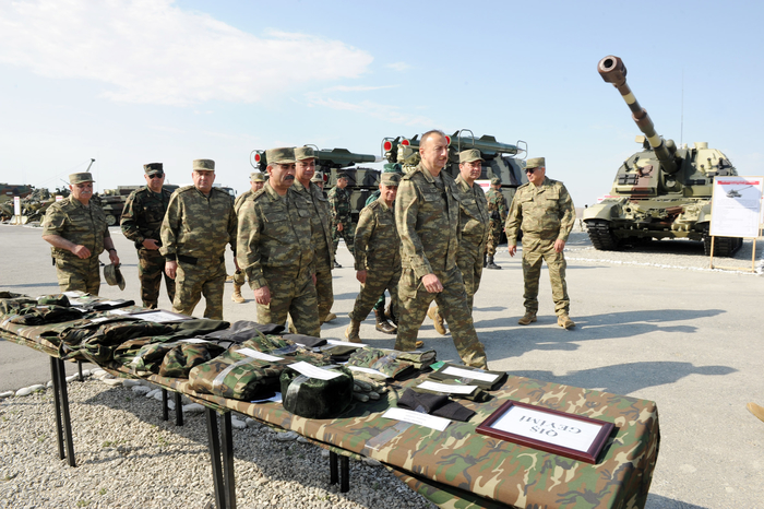 President Aliyev watches operational and tactical exercise of Azerbaijani Armed Forces