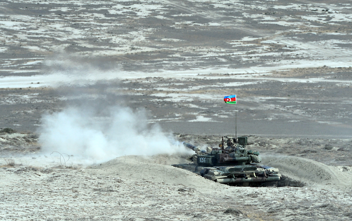 President Aliyev watches operational and tactical exercise of Azerbaijani Armed Forces