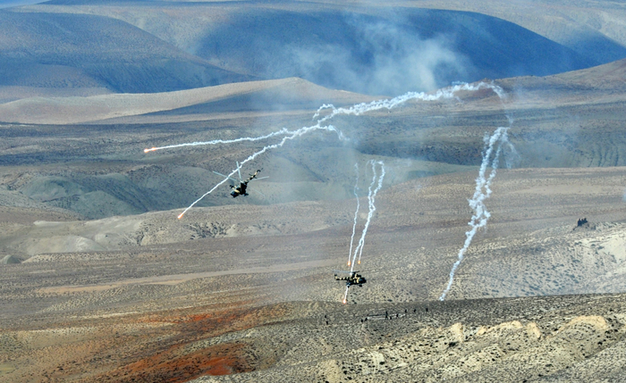 President Aliyev watches operational and tactical exercise of Azerbaijani Armed Forces