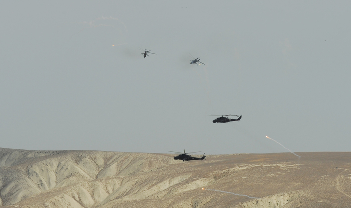 President Aliyev watches operational and tactical exercise of Azerbaijani Armed Forces
