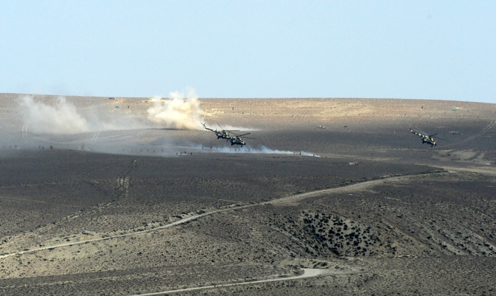 President Aliyev watches operational and tactical exercise of Azerbaijani Armed Forces