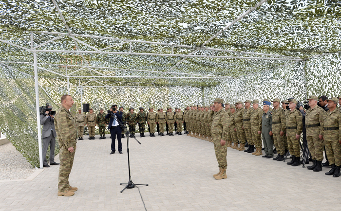 President Aliyev watches operational and tactical exercise of Azerbaijani Armed Forces