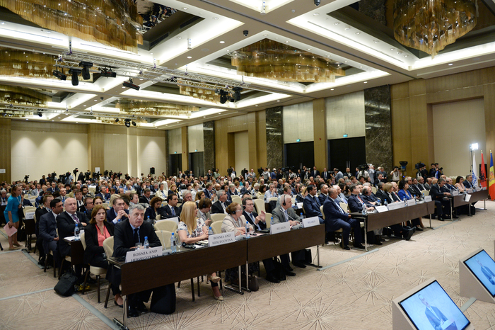 For status quo to change Armenia should start withdrawing troops from Azerbaijani lands