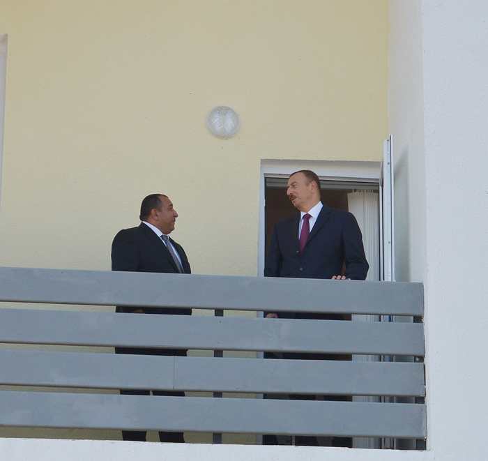 Azerbaijani president reviews 25 newly-built private houses in Khizi