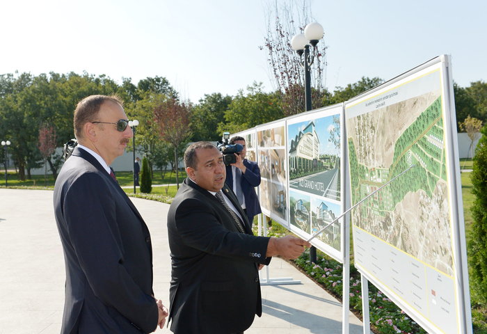 Azerbaijani president reviews reconstruction work at Heydar Aliyev Park in Khizi