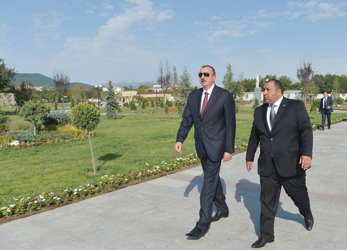 Azerbaijani president reviews reconstruction work at Heydar Aliyev Park in Khizi
