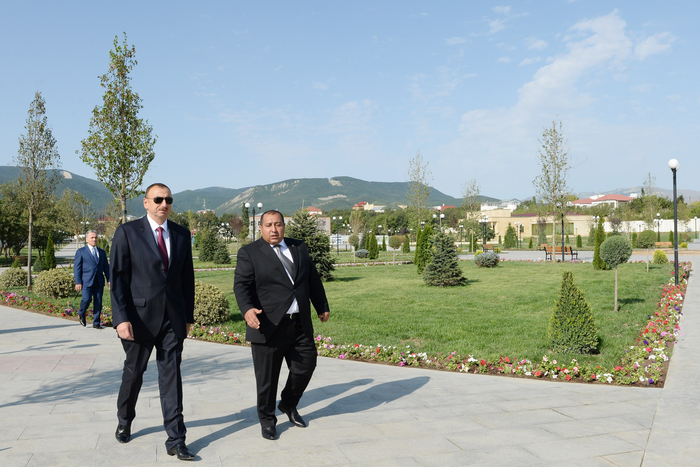 Azerbaijani president reviews reconstruction work at Heydar Aliyev Park in Khizi