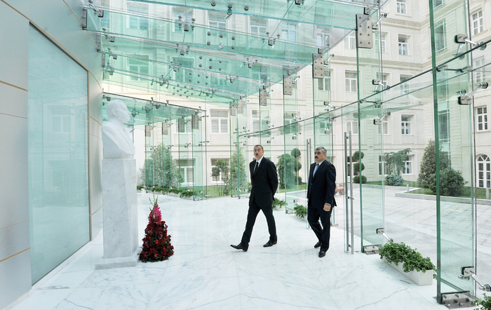 Azerbaijani president reviews newly-built office building of Finance Ministry (PHOTO)