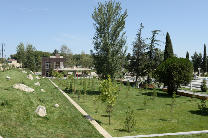 Azerbaijani president reviews progress of construction of Heydar Aliyev park in Barda city
