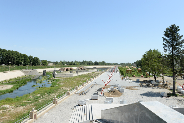 Azerbaijani president reviews progress of construction of Heydar Aliyev park in Barda city