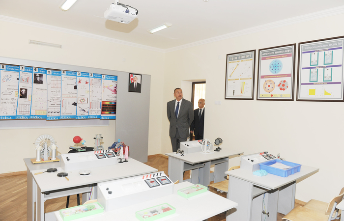 Azerbaijani president reviews new block of one of Baku schools after major repair