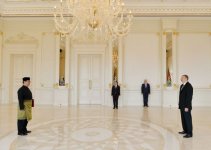Azerbaijani president receives newly-appointed Malaysian ambassador’s credentials