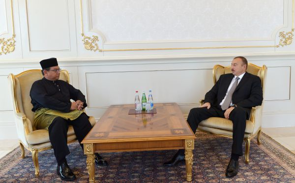 Azerbaijani president receives newly-appointed Malaysian ambassador’s credentials