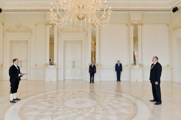 Azerbaijani president receives newly-appointed Norwegian ambassador’s credentials