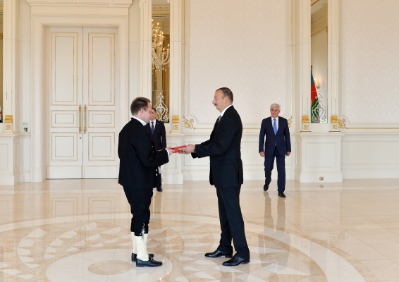 Azerbaijani president receives newly-appointed Norwegian ambassador’s credentials