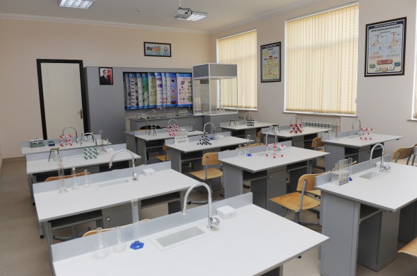 Azerbaijani president reviews schools No. 32 and No. 12 in Baku (PHOTO)