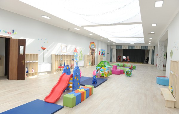 Azerbaijani president observes new office building of Baku Talents Education Complex