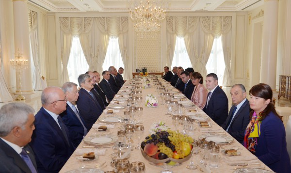 Ilham Aliyev, Irakli Garibashvili have joint dinner
