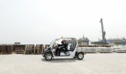 Azerbaijani president, his spouse review progress of construction at White City Boulevard