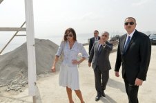 Azerbaijani president, his spouse review progress of construction at White City Boulevard
