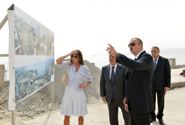 Azerbaijani president, his spouse review progress of construction at White City Boulevard
