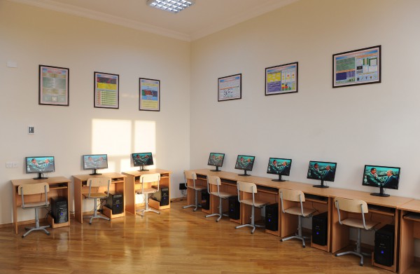 President Ilham Aliyev reviewed school-lyceum No. 72 and secondary school No. 80 in Baku