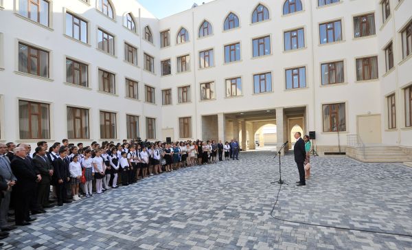 Azerbaijani president, his spouse attend opening of new building of school in Baku