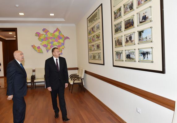 Ilham Aliyev observes Ismayilli District Executive Authority office after overhaul (PHOTO)