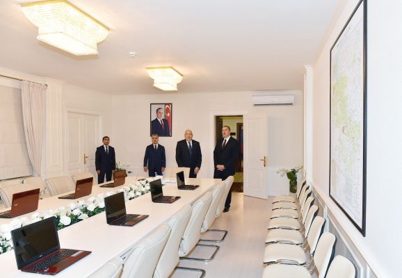 Ilham Aliyev observes Ismayilli District Executive Authority office after overhaul (PHOTO)