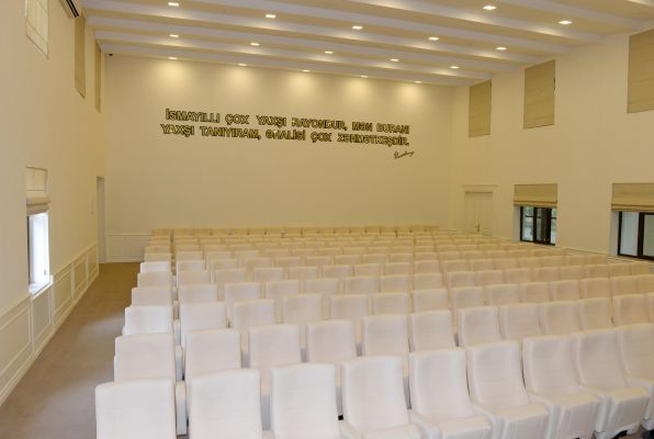 Ilham Aliyev observes Ismayilli District Executive Authority office after overhaul (PHOTO)