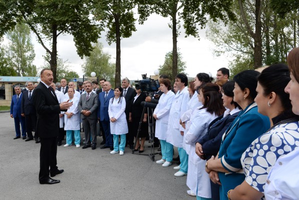 Ilham Aliyev observes Ismayıllı District Central Hospital after overhaul (PHOTO)