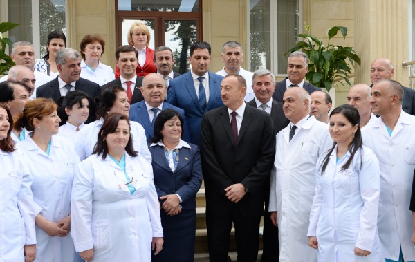 Ilham Aliyev observes Ismayıllı District Central Hospital after overhaul (PHOTO)