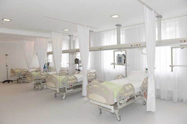 Ilham Aliyev observes Ismayıllı District Central Hospital after overhaul (PHOTO)
