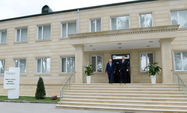 Ilham Aliyev observes Ismayıllı District Central Hospital after overhaul (PHOTO)